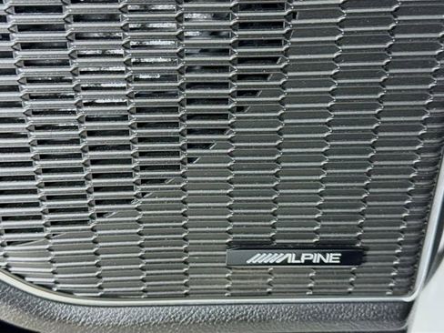 Used 2024 Jeep Grand Cherokee Overland w/ Luxury Tech Group IV image 19