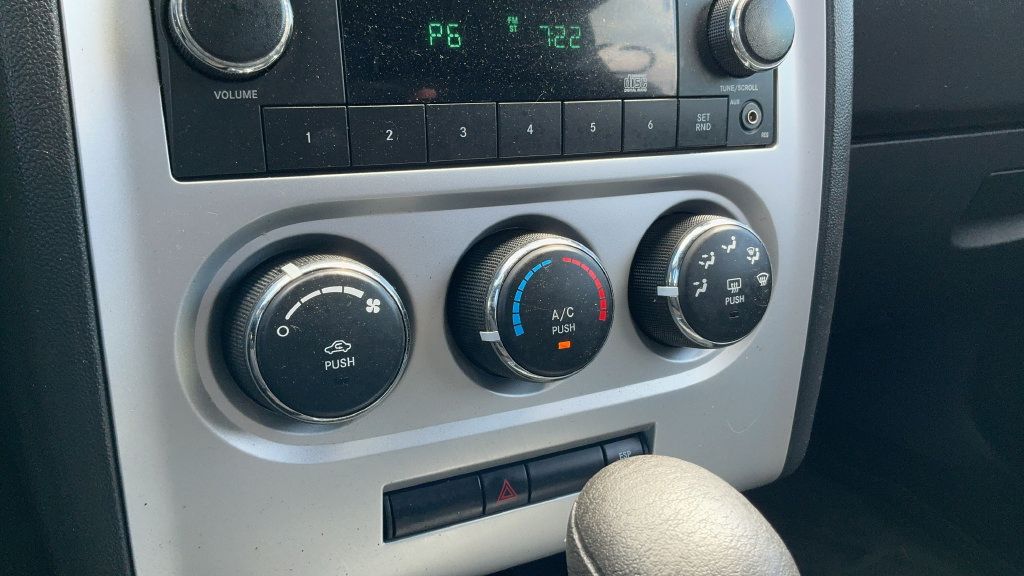 Used 2010 Dodge Challenger SE RWD image 12