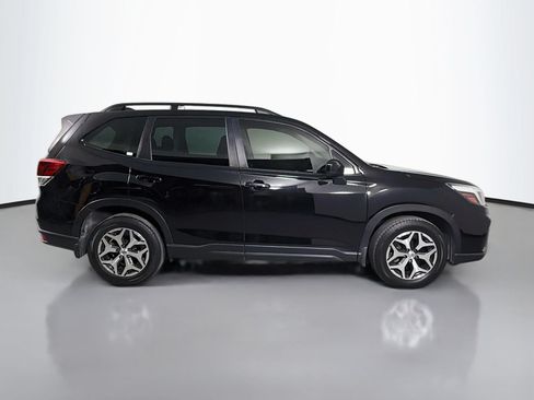Used 2021 Subaru Forester Premium AWD/4WD image 5