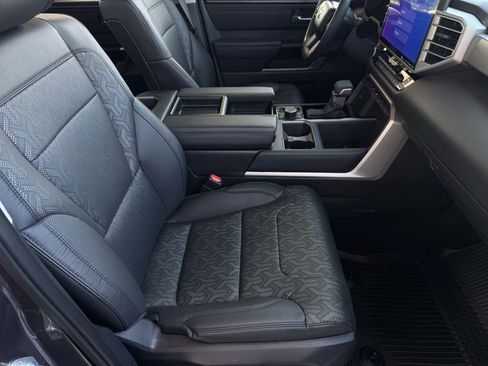 Used 2024 Toyota Tundra Limited AWD/4WD image 23