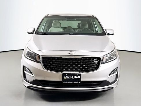 Used 2019 Kia Sedona LX image 2