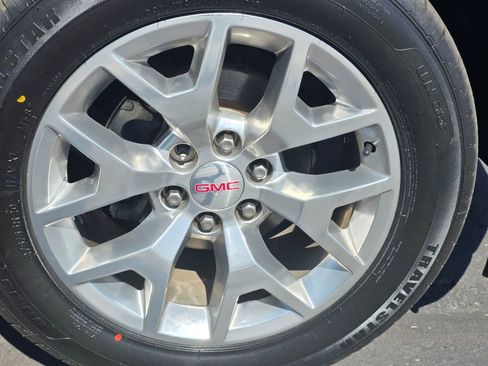 Used 2019 GMC Yukon SLE w/ SLE Value Package image 9