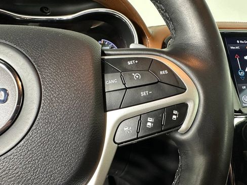 Used 2021 Jeep Grand Cherokee Summit AWD/4WD image 14