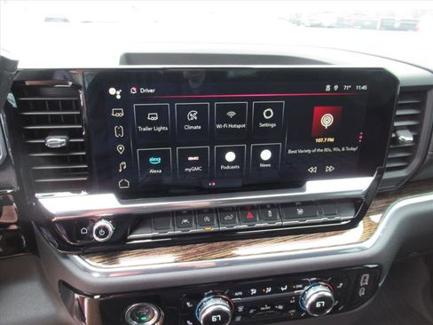 Used 2024 GMC Sierra 1500 Elevation w/ LPO, Elevation Black Package image 23