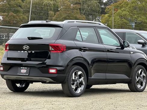 New 2026 Hyundai Venue SEL FWD image 6