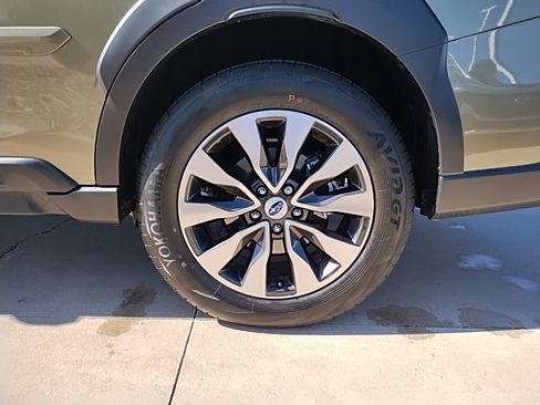 Certified 2025 Subaru Outback Limited image 18