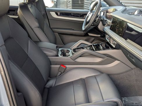 Certified 2026 Porsche Cayenne AWD/4WD image 26