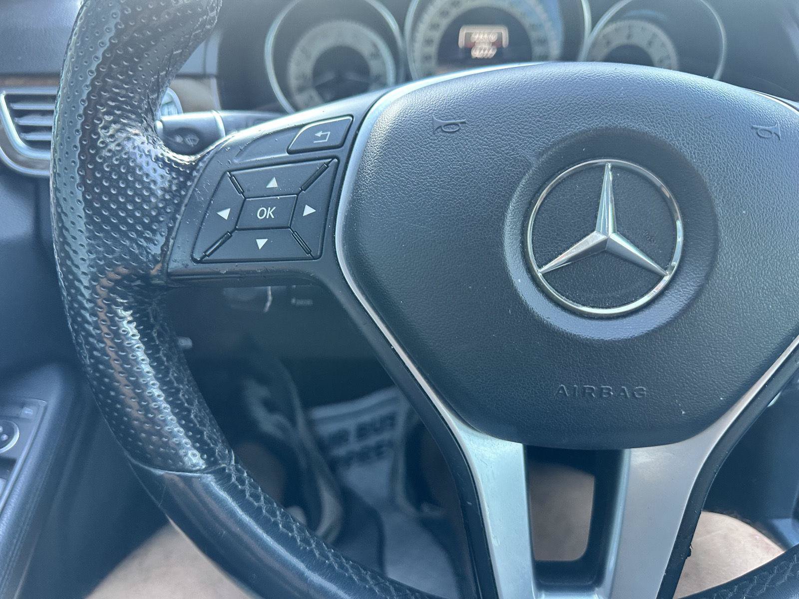 Used 2014 Mercedes-Benz E 350 4MATIC Sedan image 21