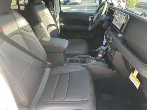 New 2025 Jeep Gladiator Rubicon image 34