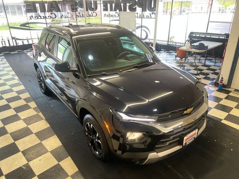 Used 2021 Chevrolet TrailBlazer LT w/ Convenience Package AWD/4WD image 16