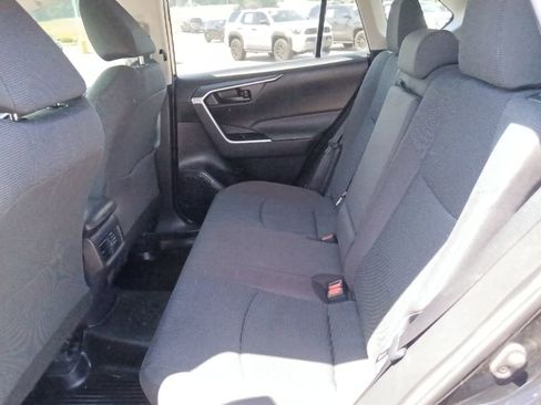 Used 2022 Toyota RAV4 LE AWD/4WD image 27