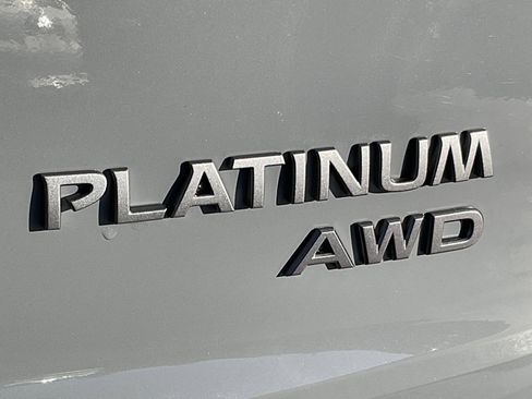 Used 2025 Nissan Rogue Platinum image 6
