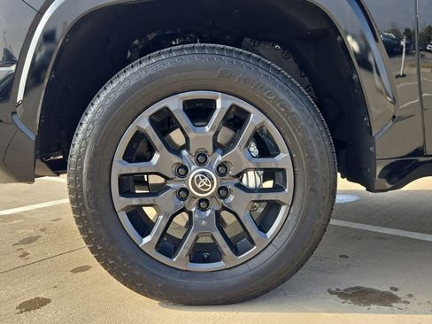 Used 2024 Toyota Tundra Platinum image 11