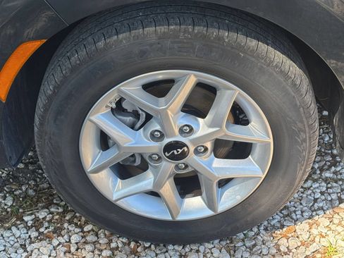 Used 2025 Kia Soul LX w/ LX Technology Package FWD image 30