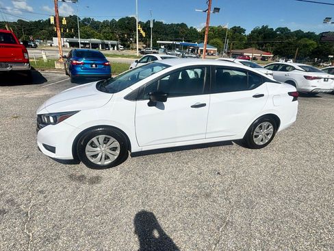 Used 2023 Nissan Versa S FWD image 9