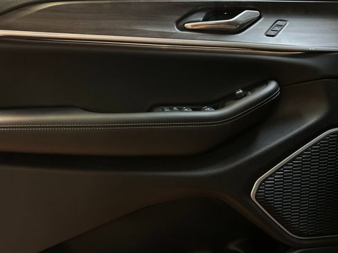 New 2026 Jeep Grand Cherokee Limited AWD/4WD image 10