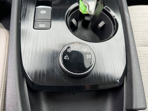 Certified 2021 Nissan Rogue SV image 18