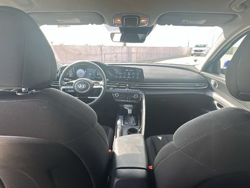 Used 2024 Hyundai Elantra SEL FWD image 29