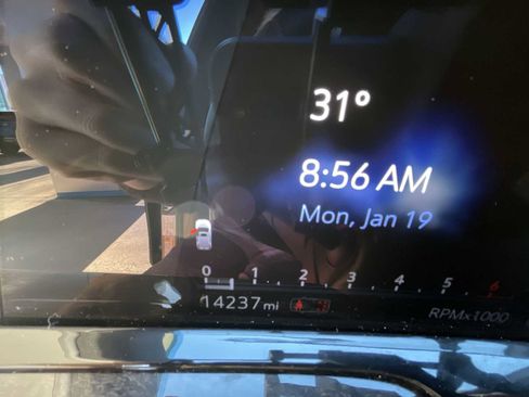 Certified 2023 Cadillac Escalade ESV Premium Luxury w/ LPO, Radiant Package image 12