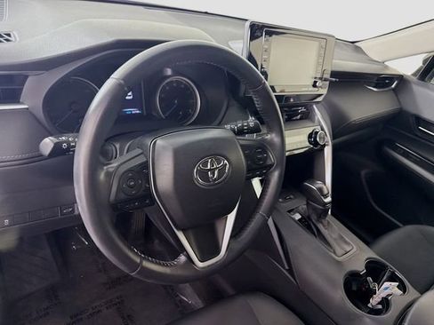 Used 2022 Toyota Venza LE AWD/4WD image 9
