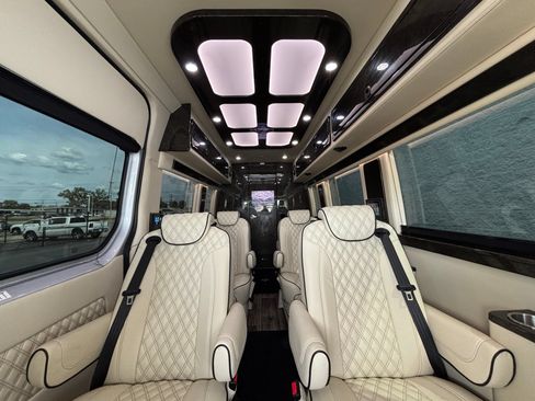 Used 2020 Mercedes-Benz Sprinter 3500 image 2