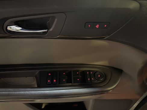 Used 2015 GMC Acadia Denali image 16