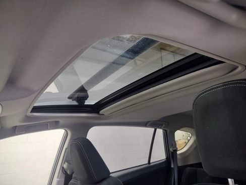 Used 2014 Toyota RAV4 XLE AWD/4WD image 21