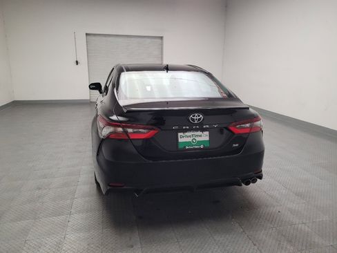 Used 2022 Toyota Camry SE FWD image 6