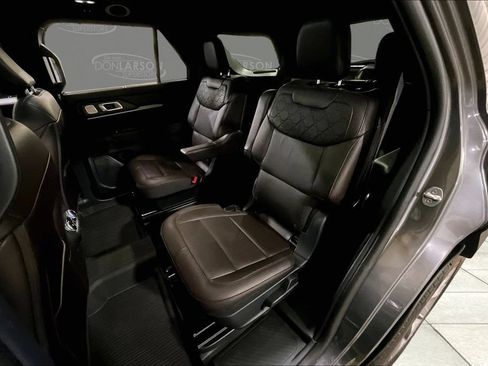 Certified 2025 Ford Explorer Platinum w/ Ultimate Package AWD/4WD image 15