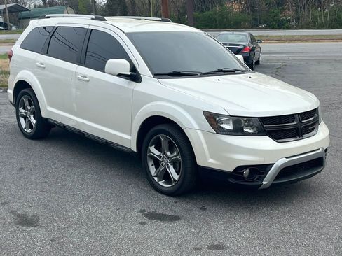 Used 2017 Dodge Journey Crossroad image 3