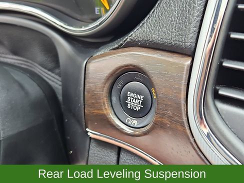 Used 2018 Jeep Grand Cherokee Limited AWD/4WD image 18