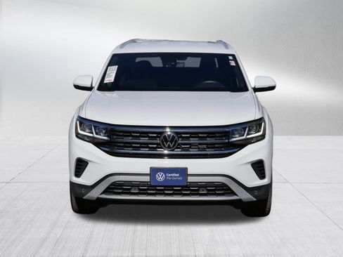Certified 2022 Volkswagen Atlas Cross Sport SE image 2