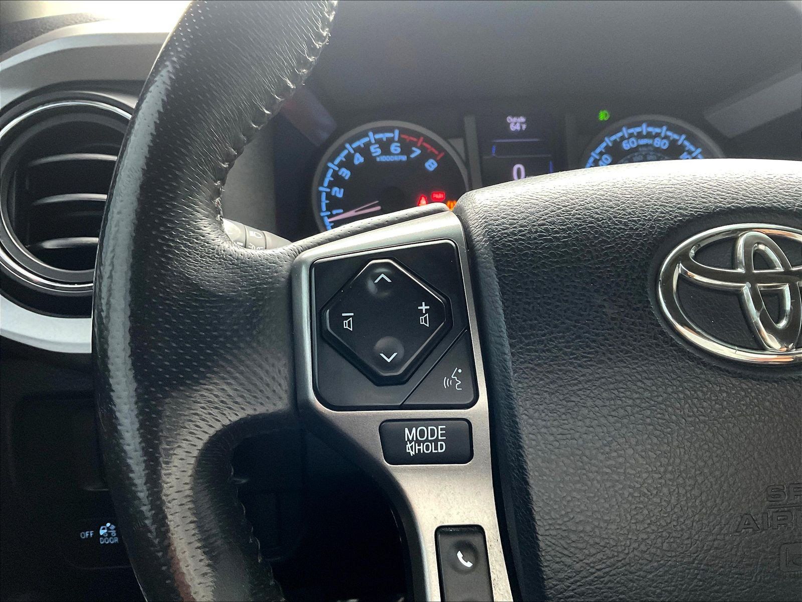 Used 2017 Toyota Tacoma SR5 w/ Tow Package AWD/4WD image 12