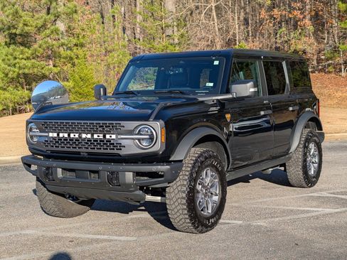 Used 2025 Ford Bronco Badlands image 5