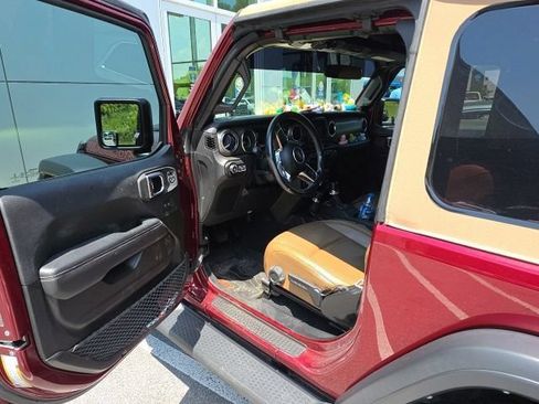 Used 2021 Jeep Wrangler Rubicon w/ LED Lighting Group AWD/4WD image 12
