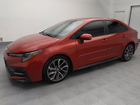 Used 2021 Toyota Corolla SE w/ Carpet Mat Package (TMS) image 2