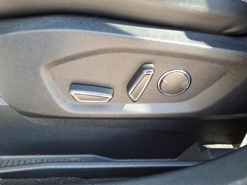 Used 2019 Ford Edge SEL w/ Equipment Group 201A image 8