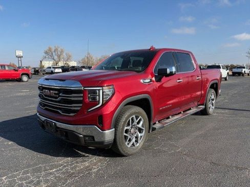 Used 2023 GMC Sierra 1500 SLT image 2