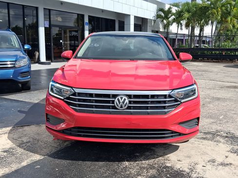 Used 2019 Volkswagen Jetta SEL w/ Cold Weather Package FWD image 3