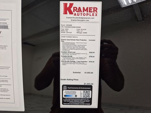 Used 2022 Kia Carnival LX image 35