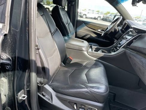 Used 2019 Cadillac Escalade Platinum AWD/4WD image 22