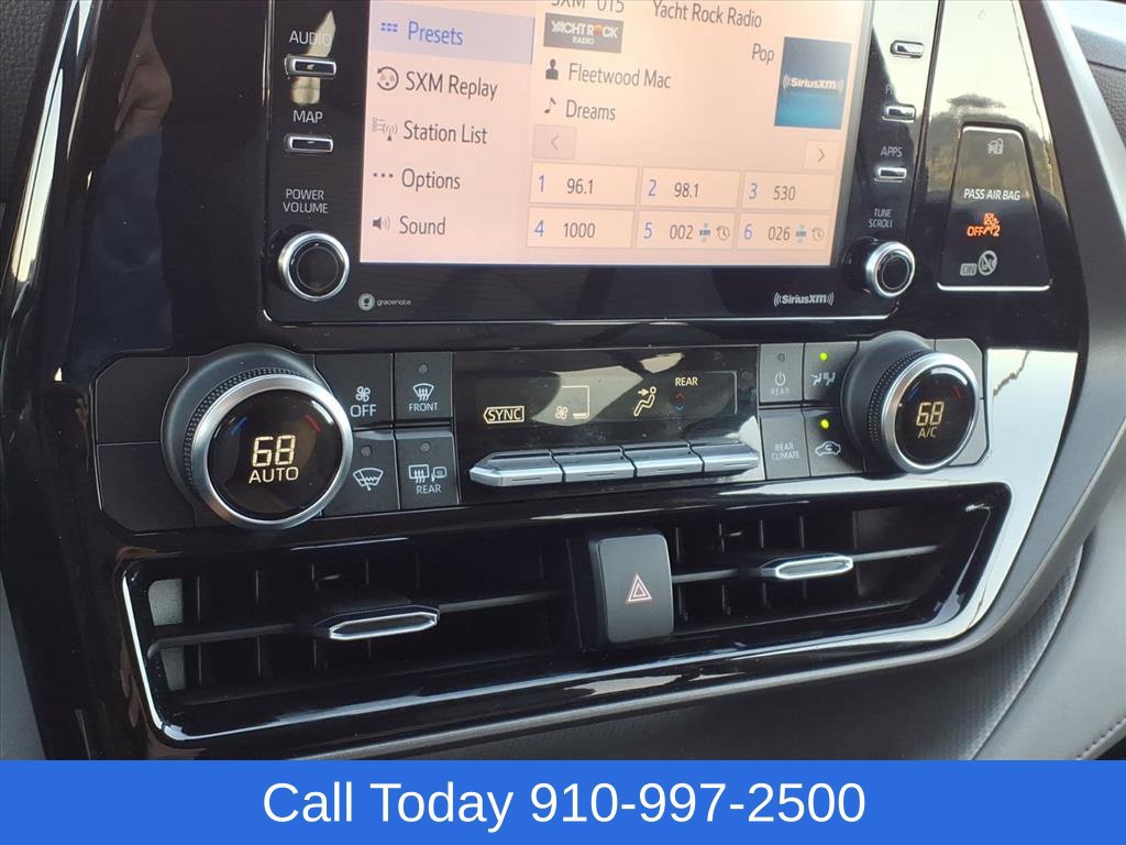 Used 2022 Toyota Highlander L FWD image 15