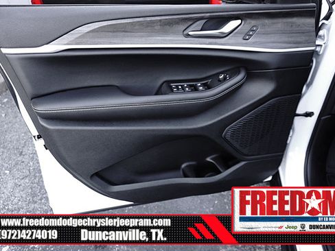 New 2025 Jeep Grand Cherokee L Limited image 40