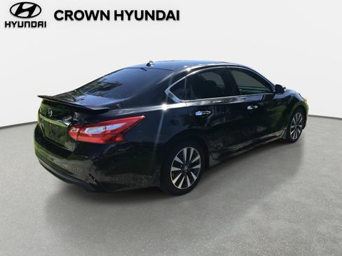 Used 2017 Nissan Altima 2.5 SL w/ 2.5 Technology Package FWD image 5