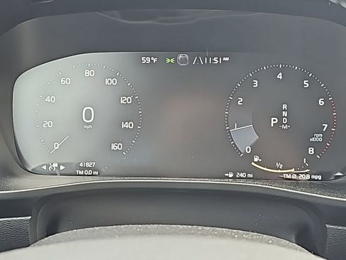 Used 2020 Volvo XC40 T5 R-Design w/ Protection Package Premier image 17