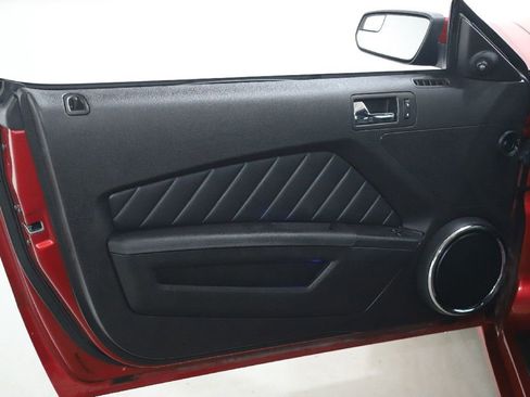 Used 2013 Ford Mustang Premium image 13