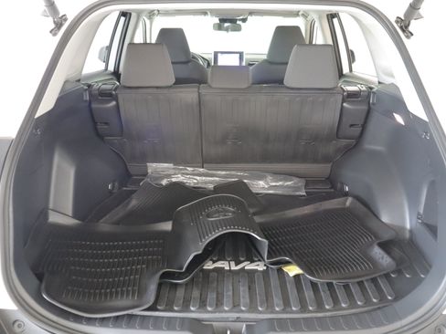 Used 2025 Toyota RAV4 XLE w/ Convenience Package AWD/4WD image 21
