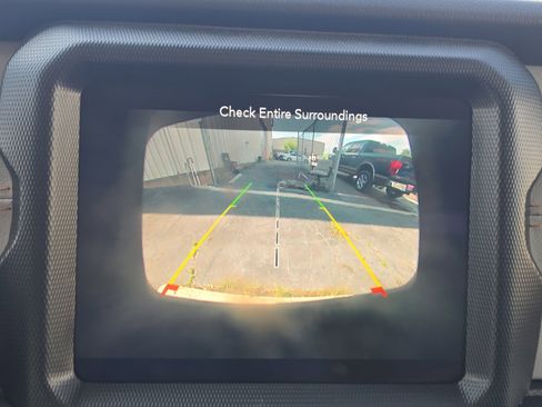 Used 2021 Jeep Wrangler Unlimited Sahara AWD/4WD image 15