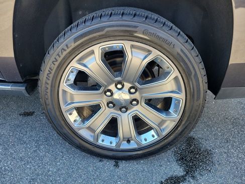 Used 2017 GMC Yukon XL Denali w/ Open Road Package AWD/4WD image 24