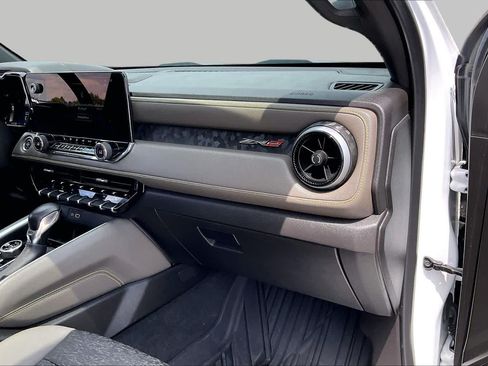 Used 2024 Chevrolet Colorado ZR2 w/ Safety Package AWD/4WD image 18
